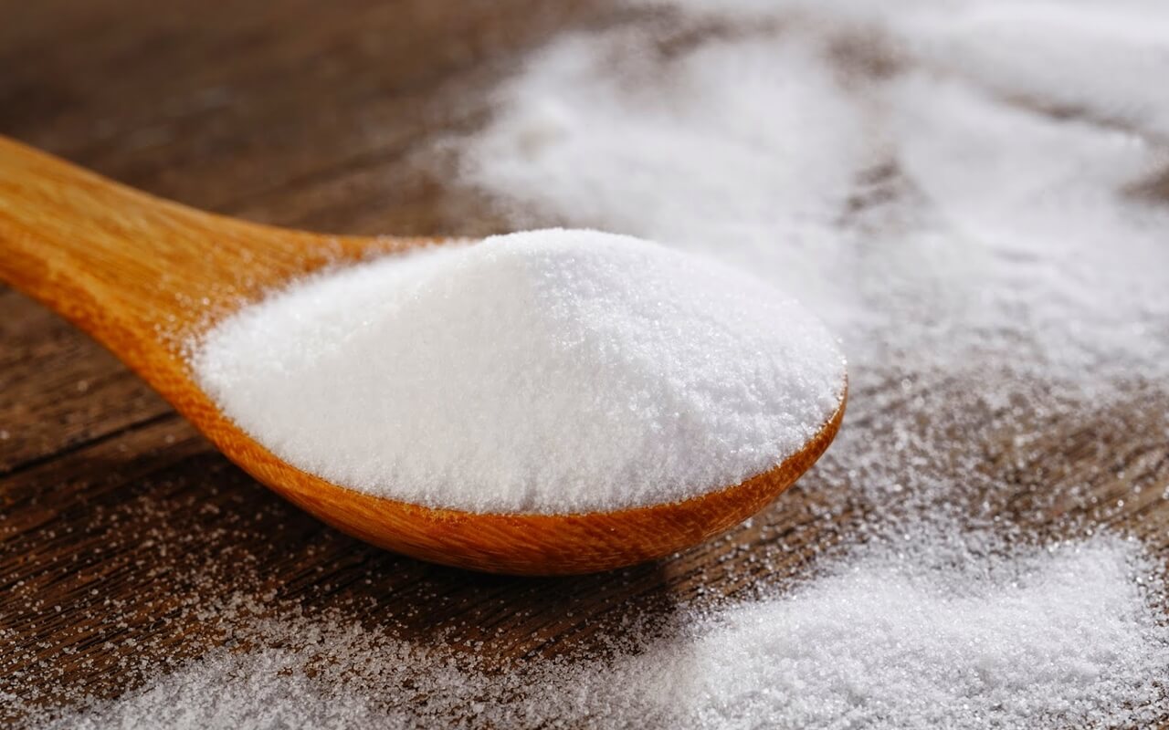 removing-pesticide-using-baking-soda